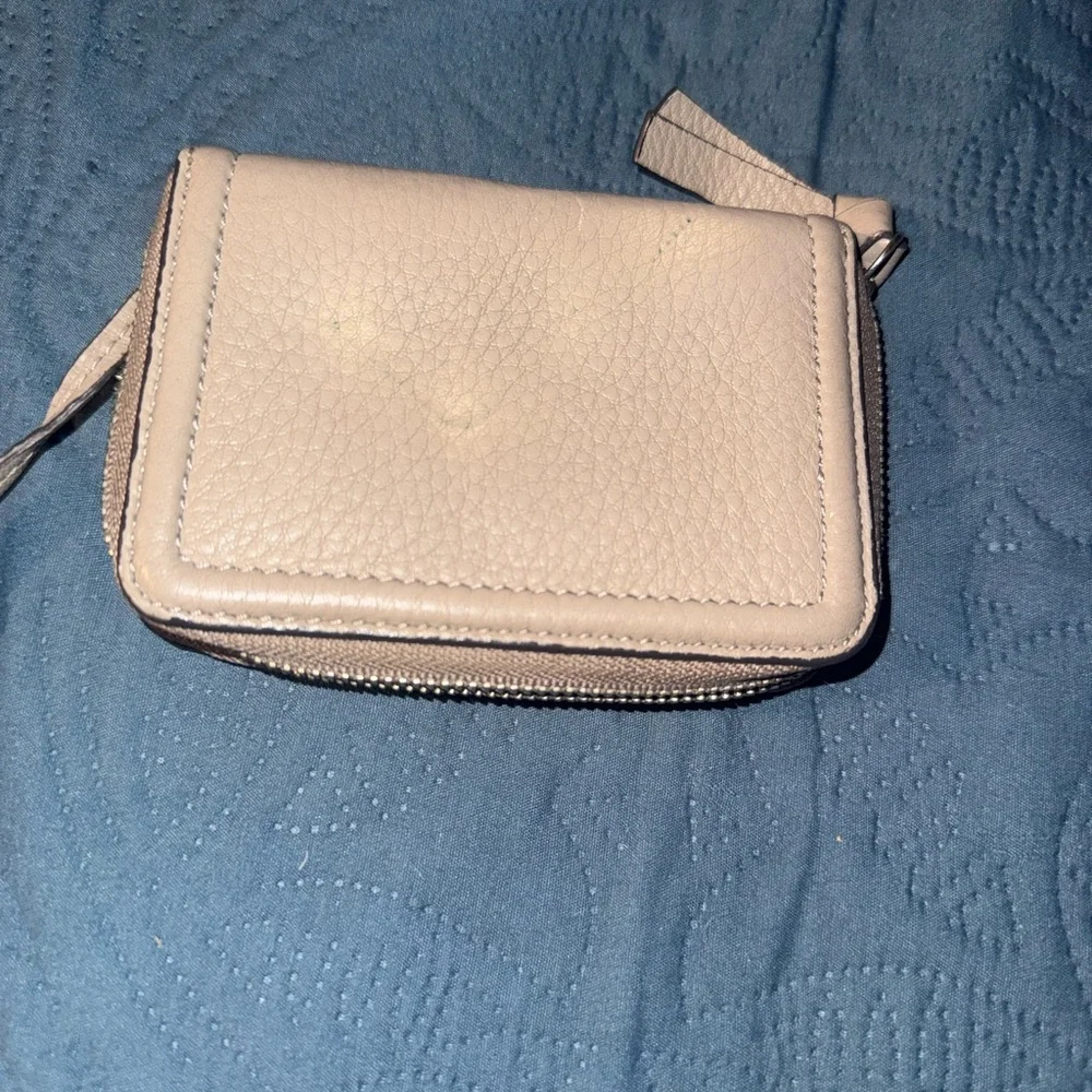 Tory Burch Cream Leather Zip Wallet - Picture 4 of 4